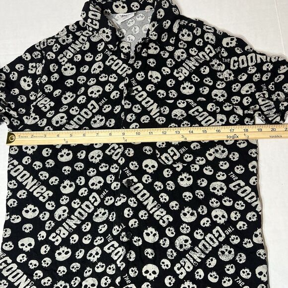 Goonies All Over Print AOP Men's Short Shirt Sleeve Shirt Size Small - Picture 9 of 9